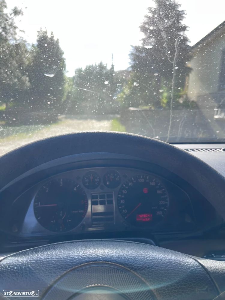 Audi A4 Avant 1.9 TDI Attraction - 15