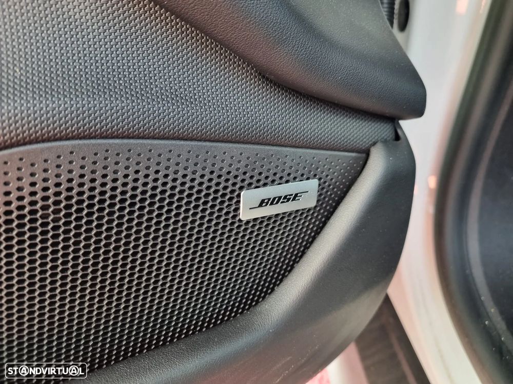 Porsche Taycan Standard - 26