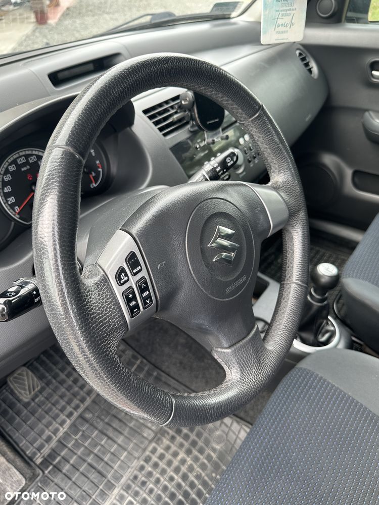 Suzuki Swift - 4