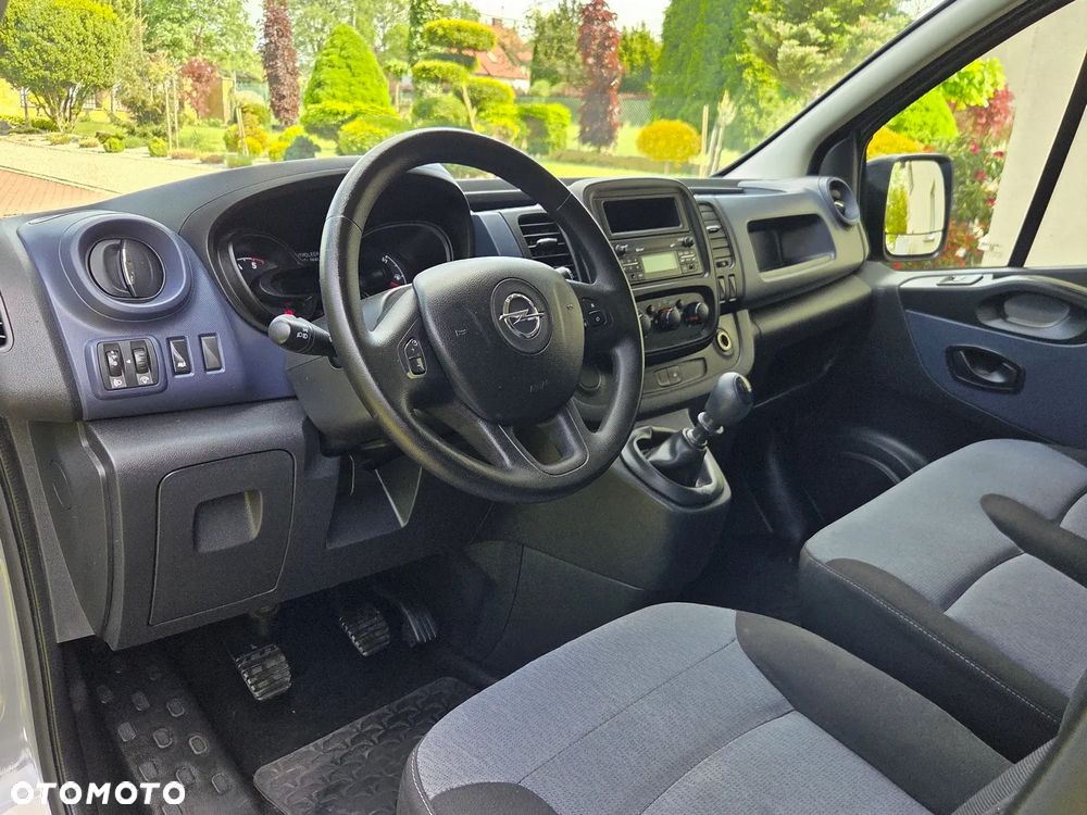 Opel Vivaro - 25