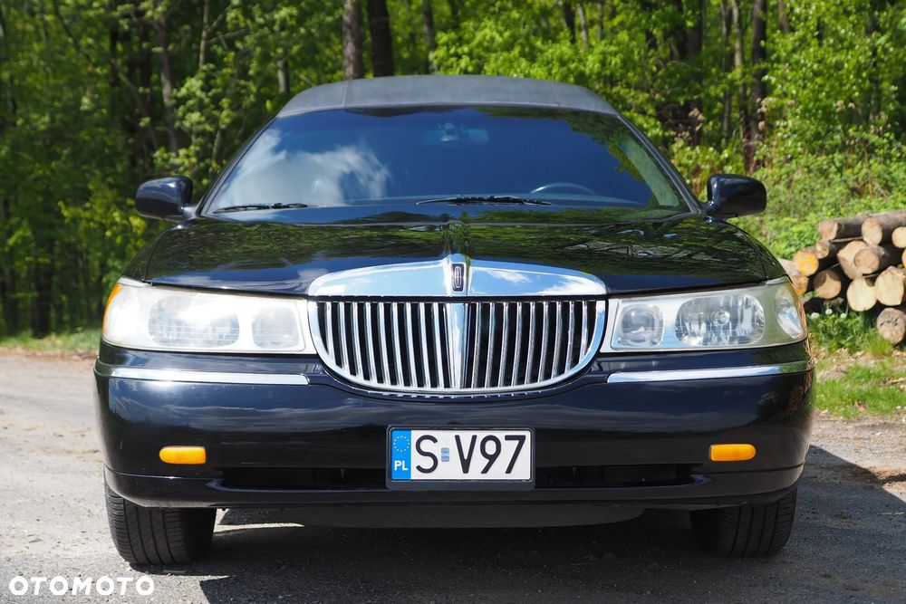 Lincoln Town Car - 5