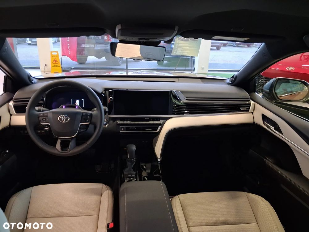 Toyota Camry 2.5 Hybrid Executive CVT - 11