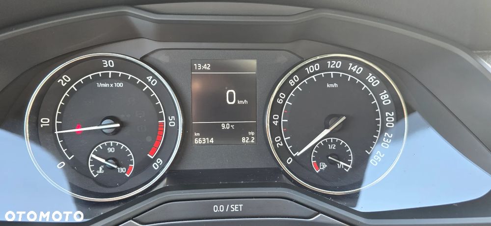 Skoda Superb 2.0 TDI Active - 11