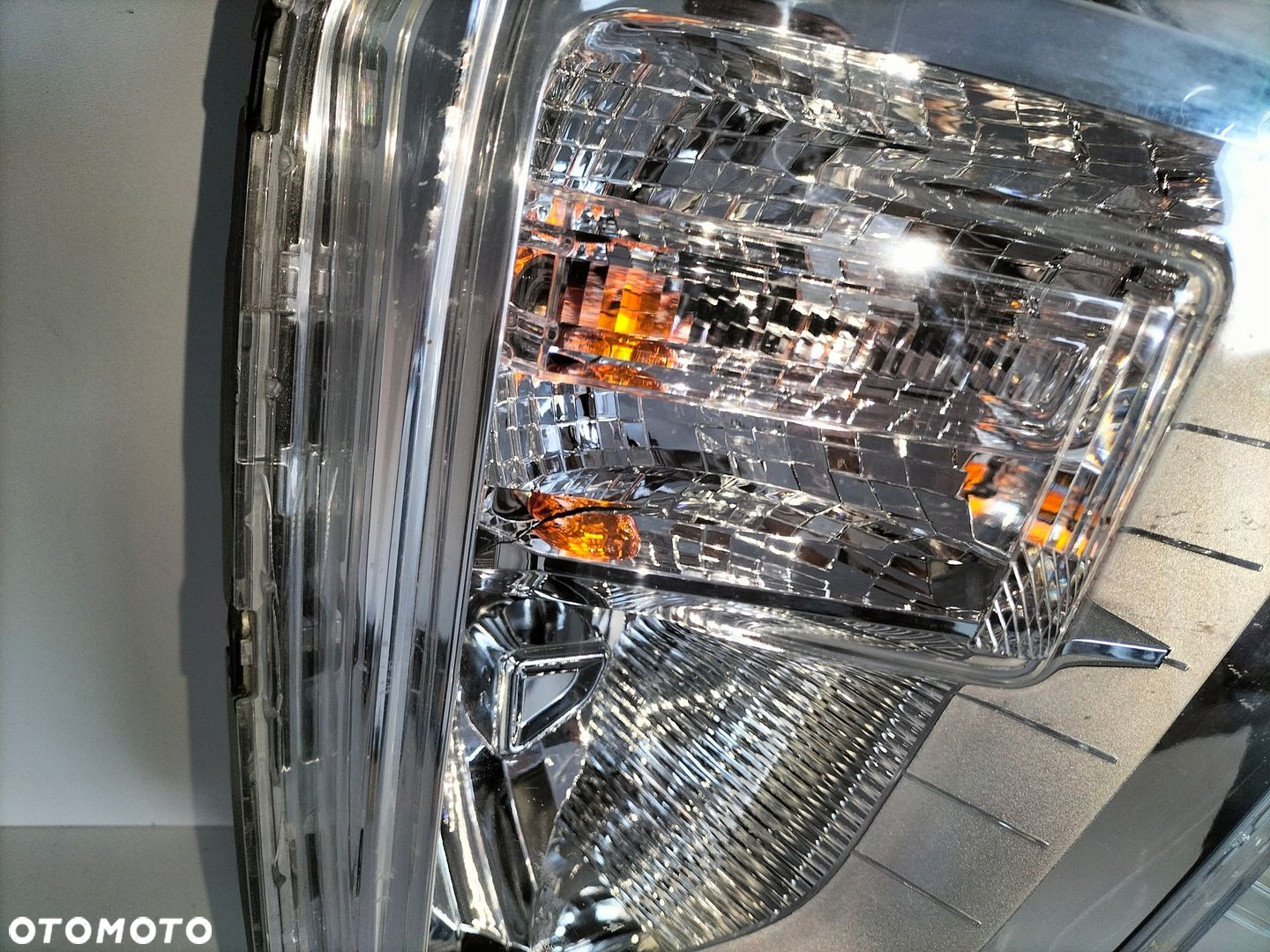 Halogen lampa prawy MITSUBISHI ECLIPSE CROSS 17- - 4
