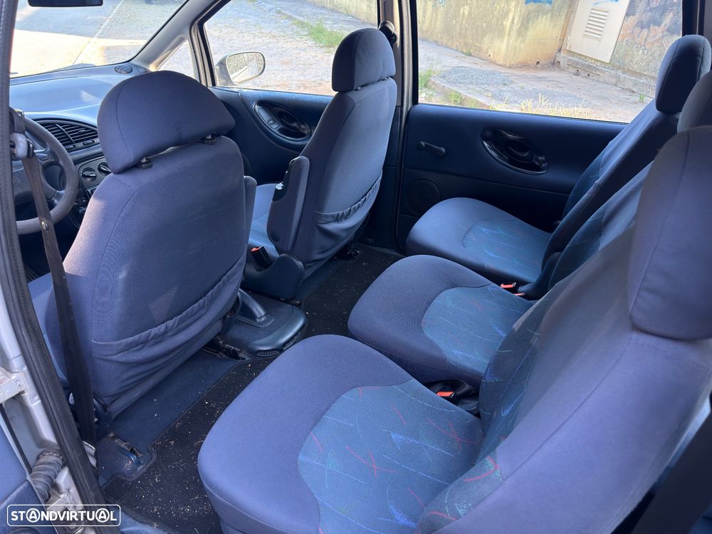 VW Sharan 1.9 TDi Trendline 7L - 14