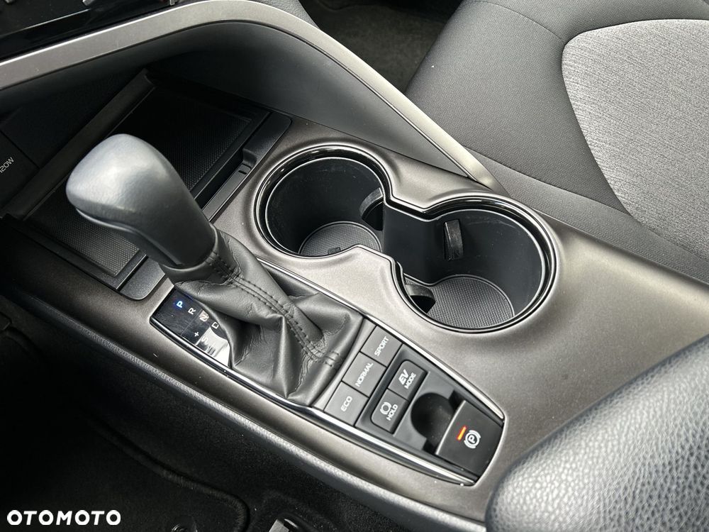 Toyota Camry 2.5 Hybrid Comfort CVT - 18