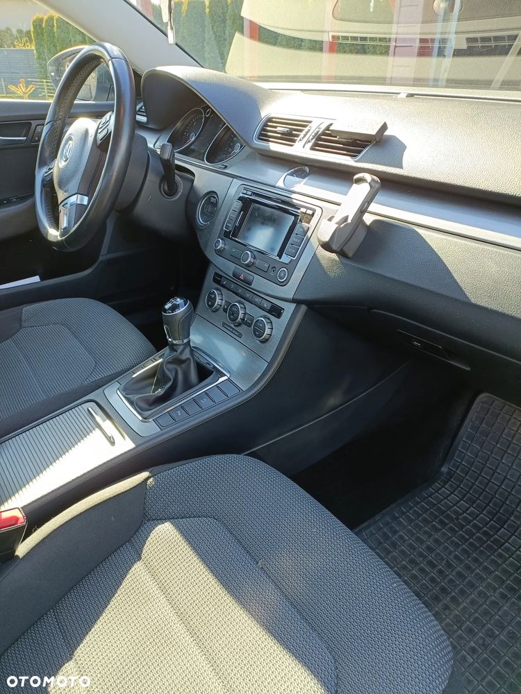 Volkswagen Passat 2.0 Blue TDI SCR Comfortline - 8