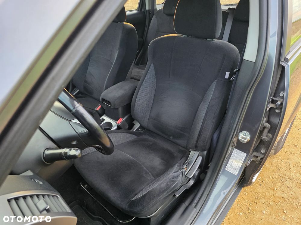 Mitsubishi Outlander - 28