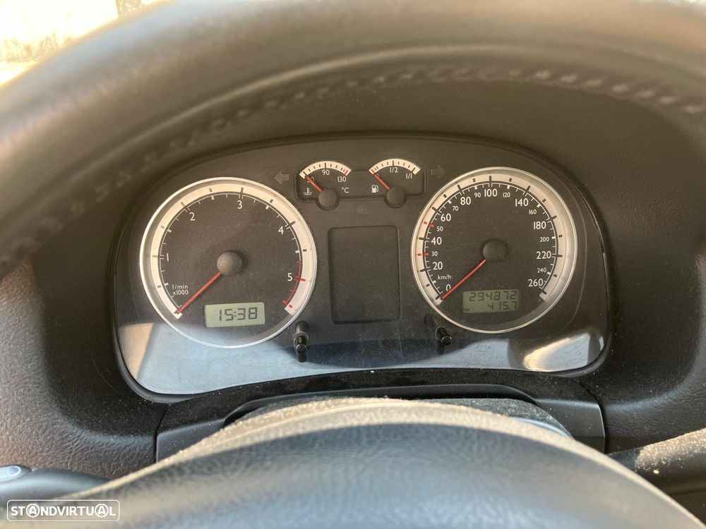 VW Golf 1.9 TDi Highline - 8