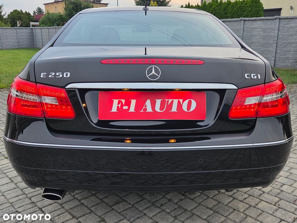 Mercedes-Benz Klasa E 250 CGI BlueEFFICIENCY Automatik Avantgarde - 26