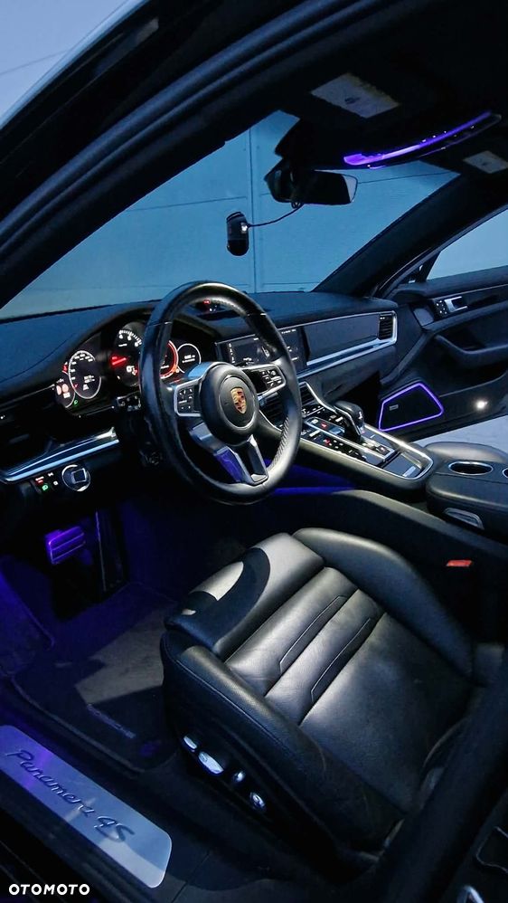 Porsche Panamera 4S - 37