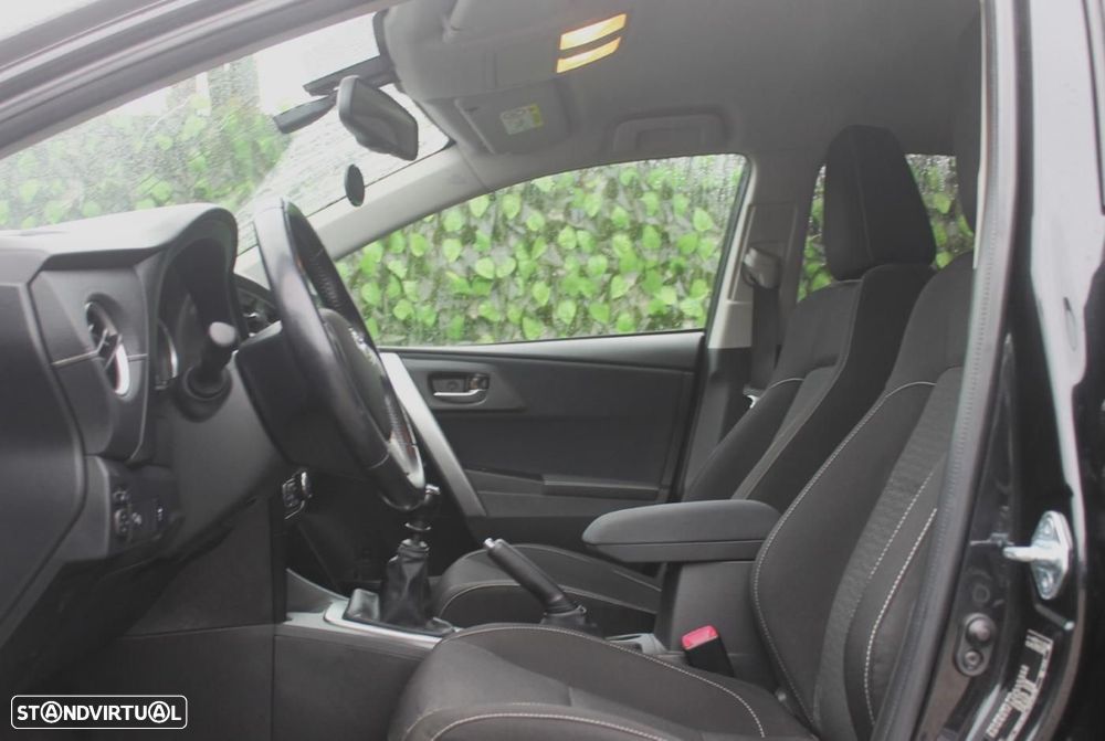 Toyota Auris 1.4 D-4D Exclusive - 8