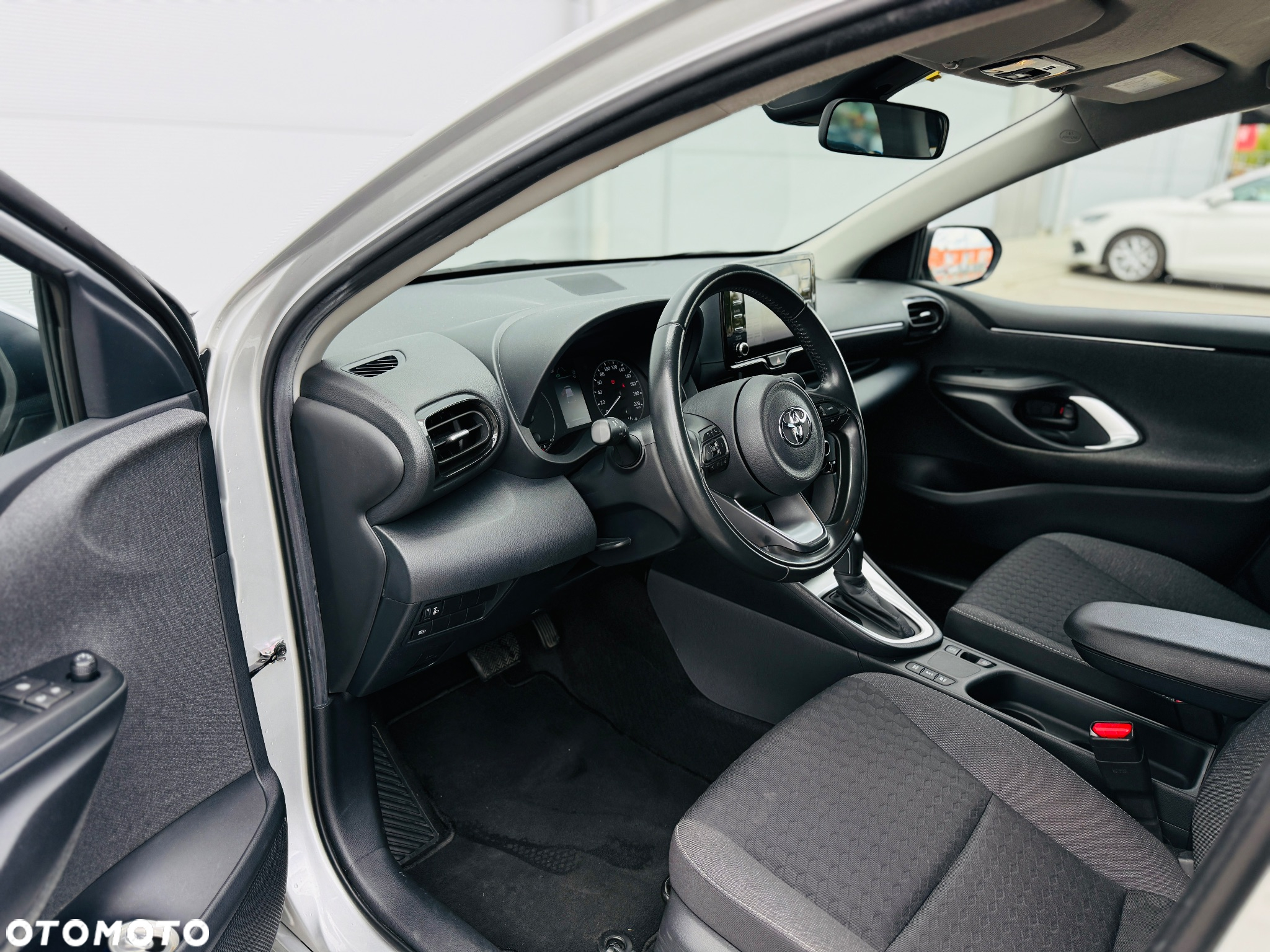 Toyota Yaris - 12