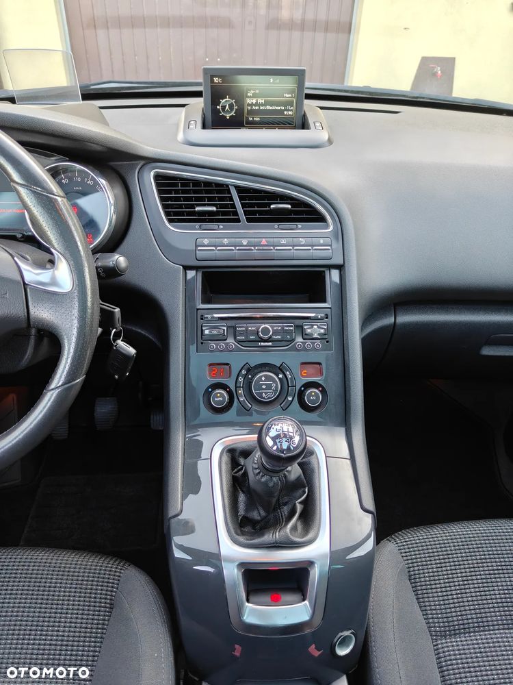 Peugeot 5008 2.0 HDi Allure 7os - 17