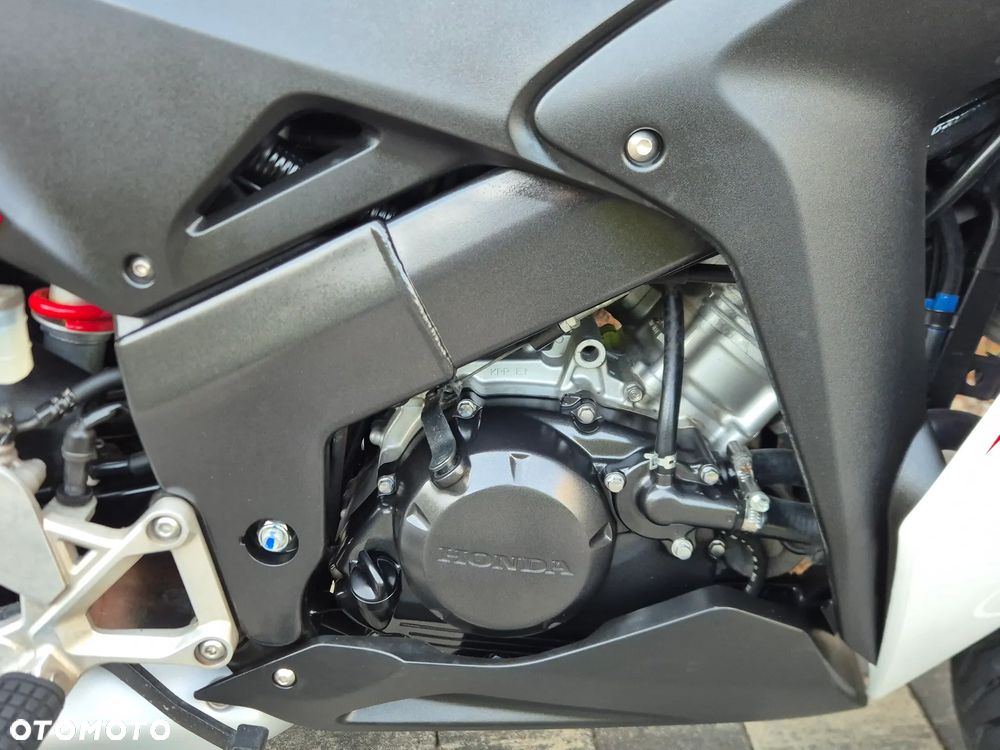 Honda CBR - 9
