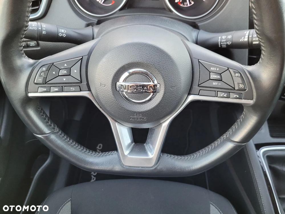 Nissan Qashqai 1.2 DIG-T N-Connecta EU6 - 11