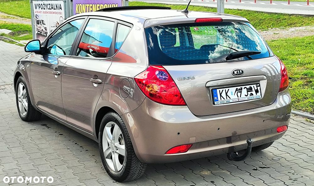 Kia Ceed 1.4 Comfort + - 17