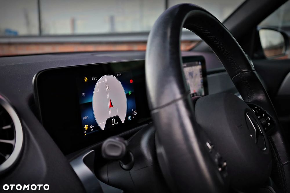 Mercedes-Benz GLB 200 Style 7G-DCT - 19