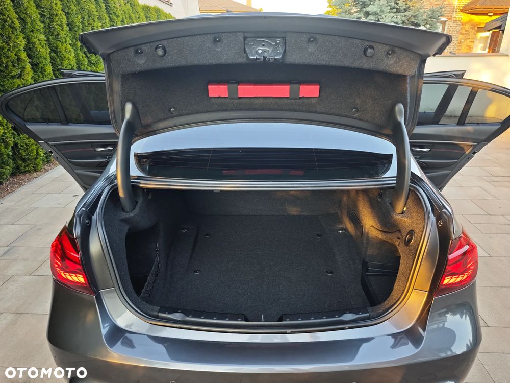 BMW Seria 3 328i M Sport - 27