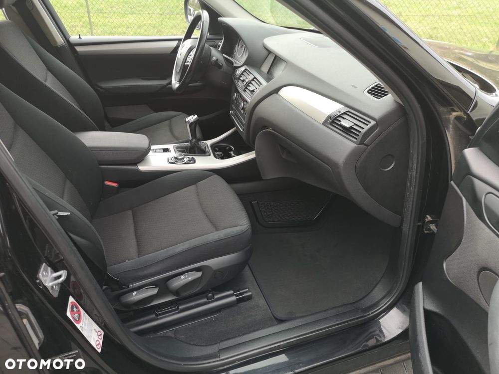 BMW X3 sDrive18d - 29