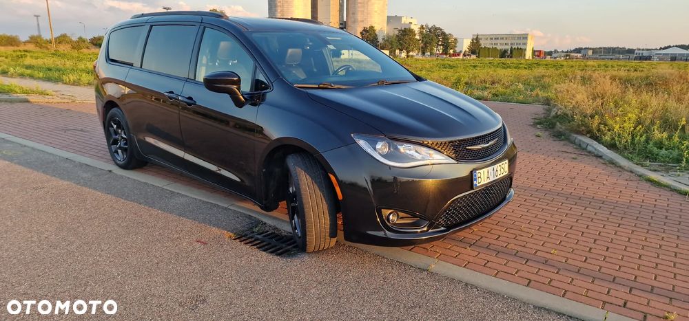 Chrysler Pacifica - 29