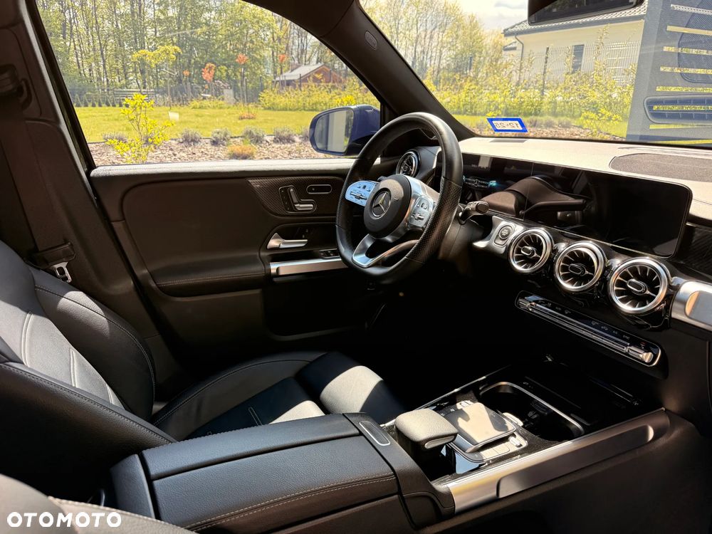 Mercedes-Benz GLB - 25