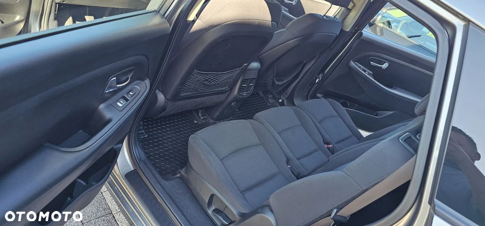 Kia Carens 1.6 GDI L 7os EU6 - 5