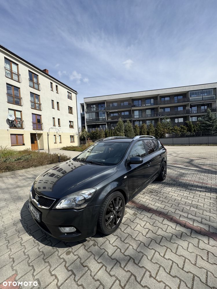Kia Ceed - 4