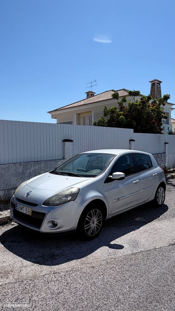 Renault Clio 1.2 16V Confort - 1