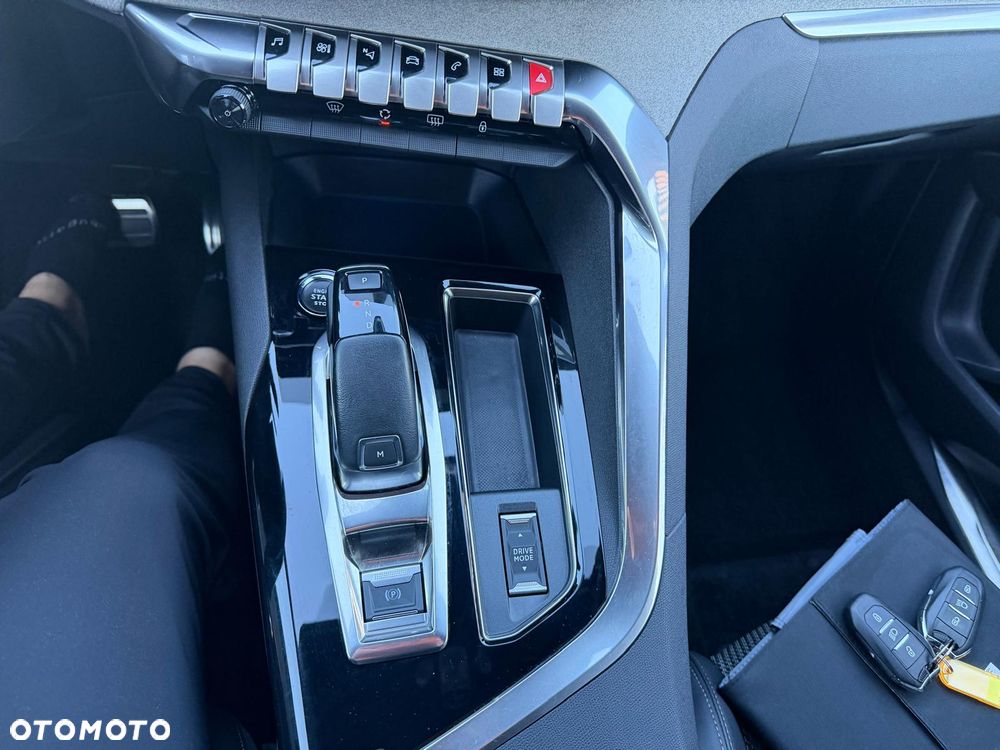 Peugeot 5008 PureTech 130 EAT8 Stop & Start GT - 21