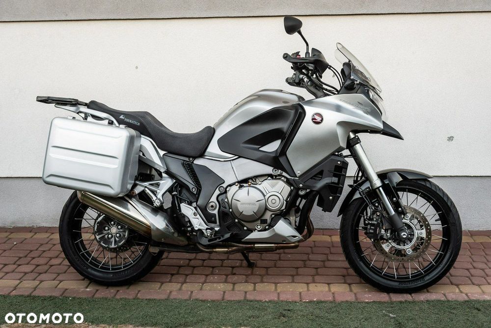 Honda VFR - 3
