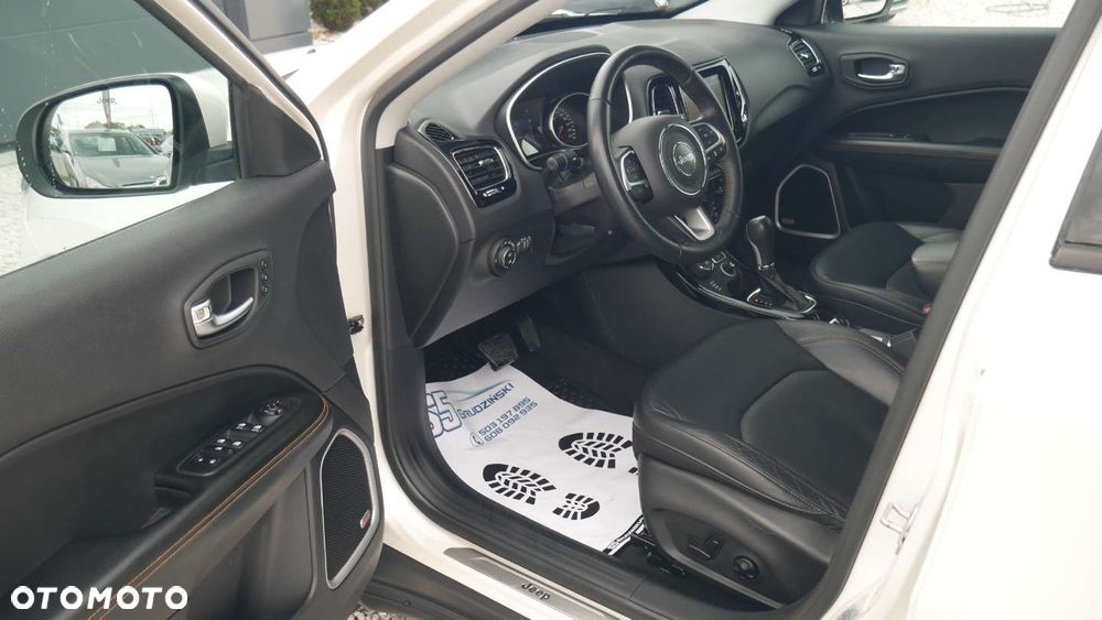 Jeep Compass - 18