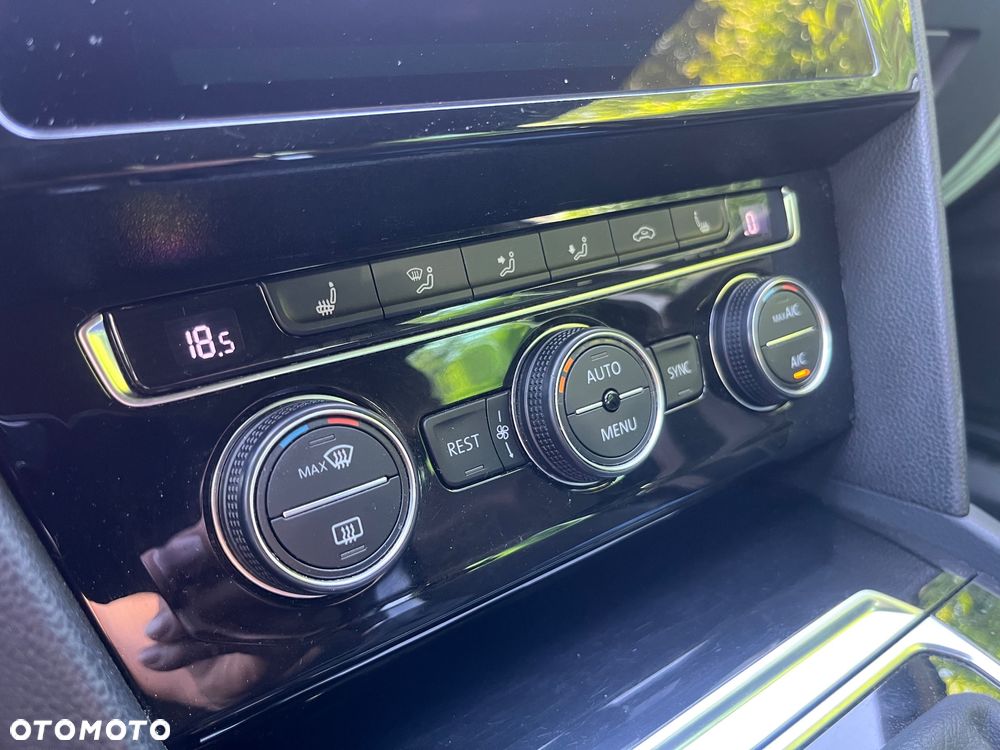Volkswagen Passat - 8