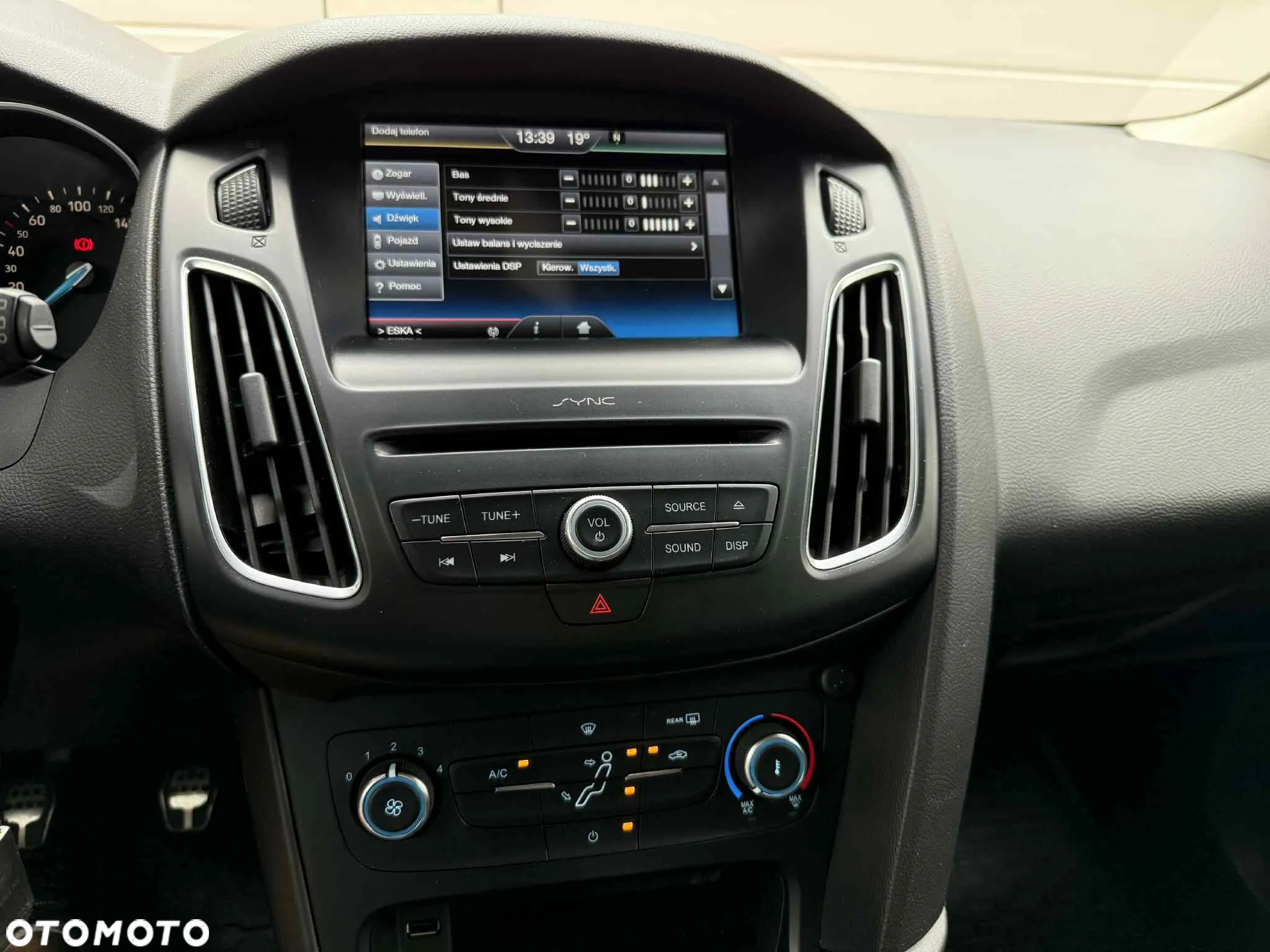 Ford Focus ver-1-5-ecoboost-st--line-red-ass - 16