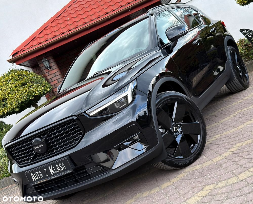 Volvo XC 40 B3 B DKG Ultra Black Edition - 1