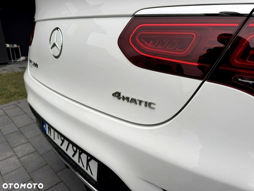 Mercedes-Benz GLC 300 4Matic 9G-TRONIC AMG Line Plus - 12