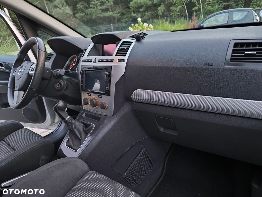 Opel Zafira 2.2 Cosmo - 14
