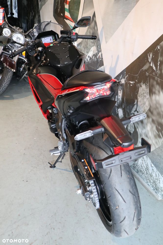 Kawasaki Ninja - 8