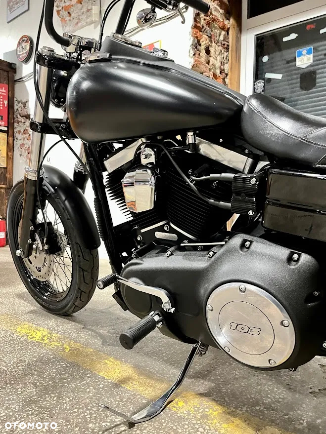 Harley-Davidson Dyna Street Bob - 15