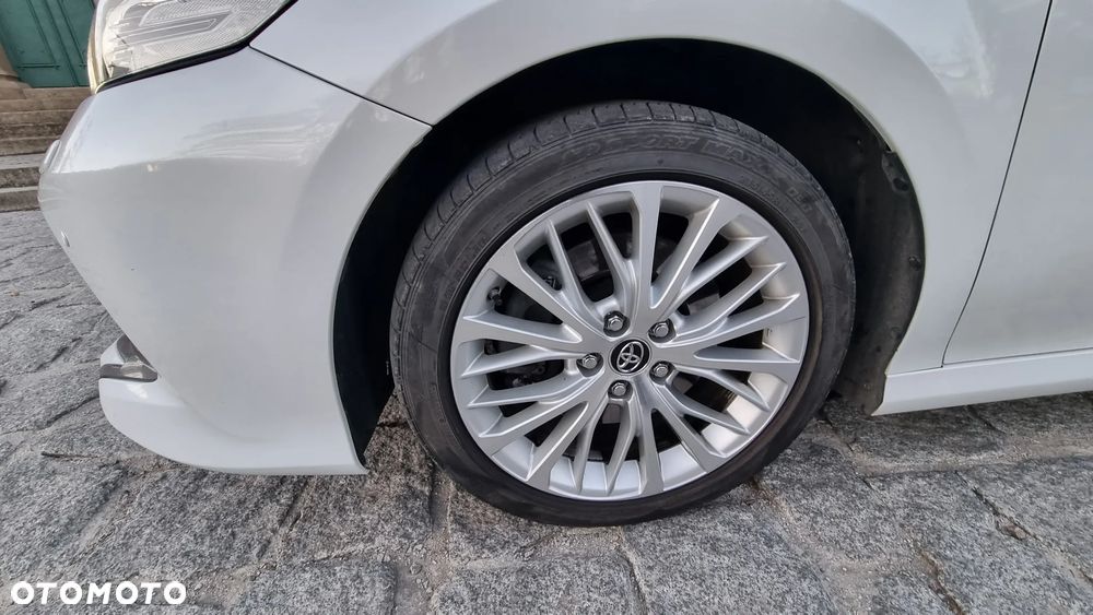 Toyota Camry 2.5 Hybrid Executive CVT - 16