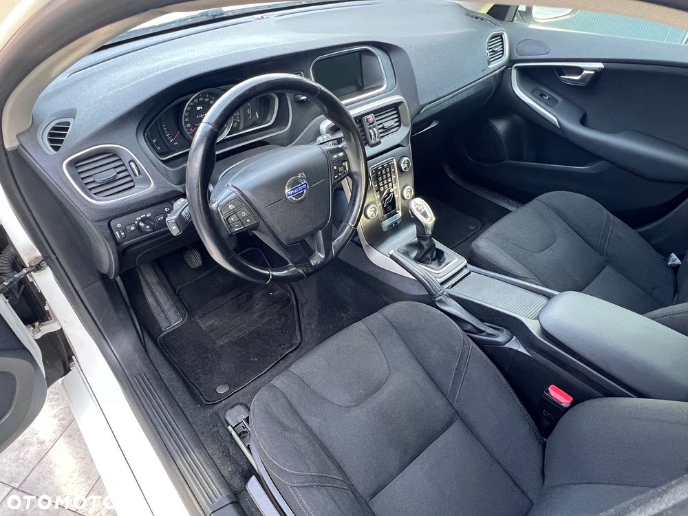 Volvo V40 T2 - 2