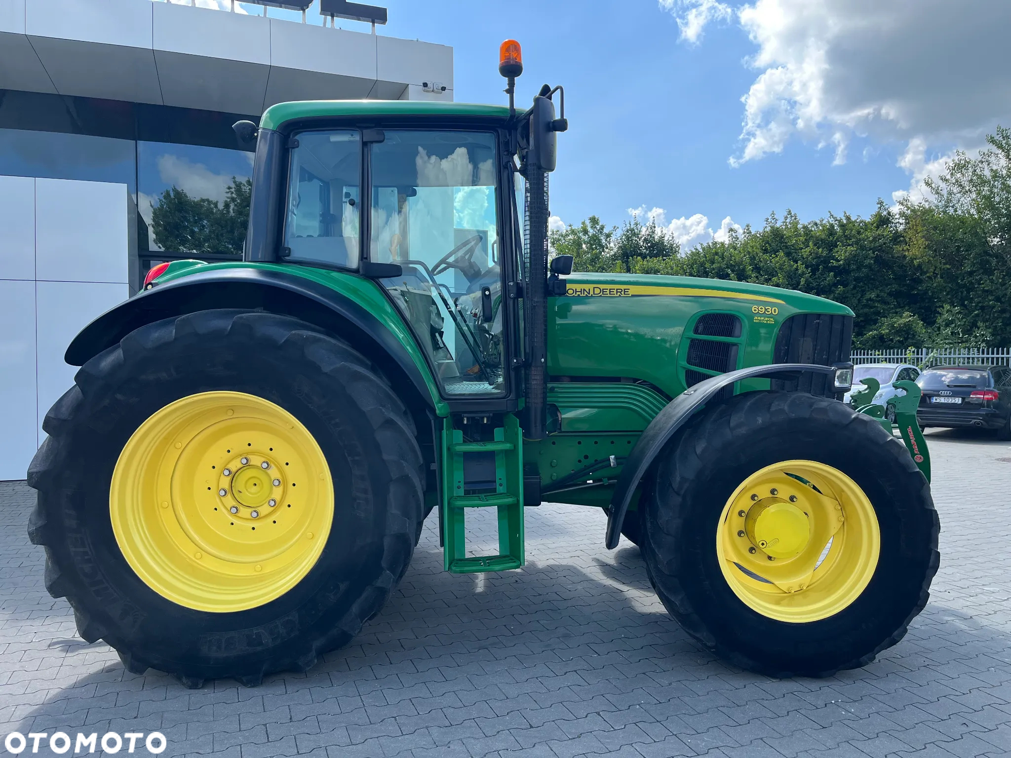 John Deere 6930 - 9