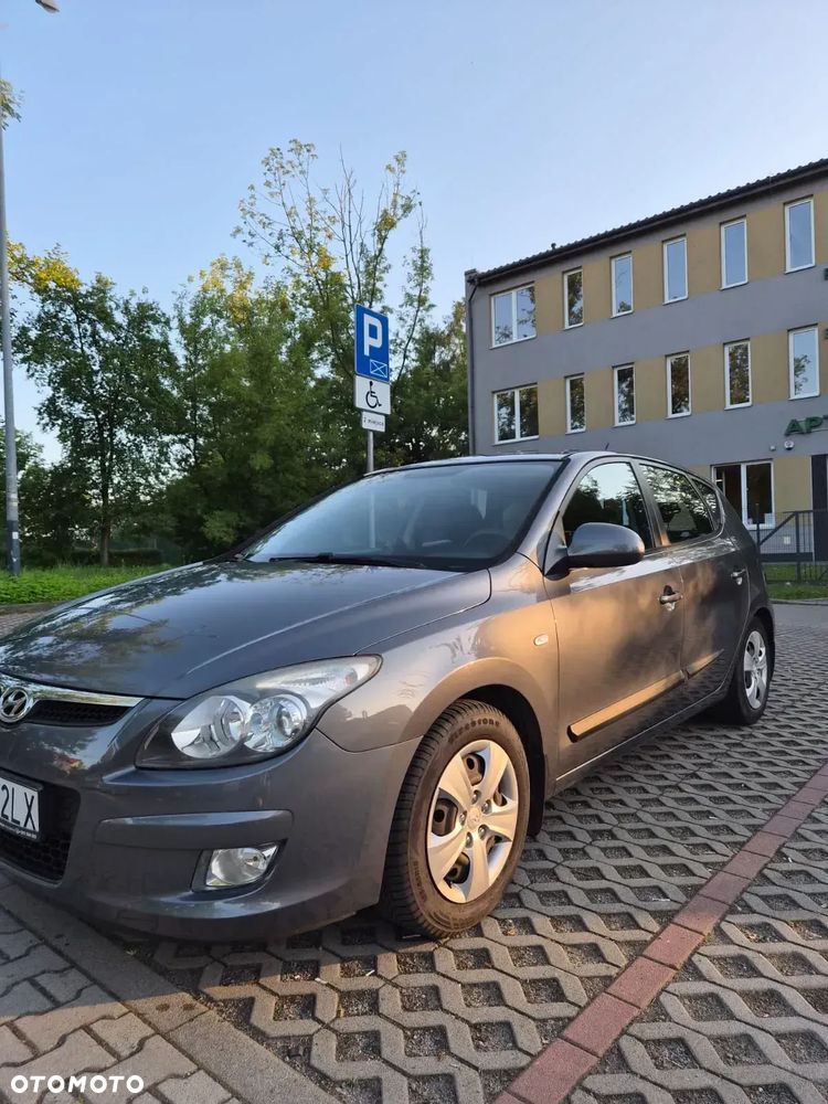 Hyundai i30 1.6 Comfort EU5 - 1