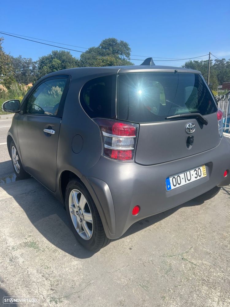 Toyota iQ 1.0 VVT-i - 11
