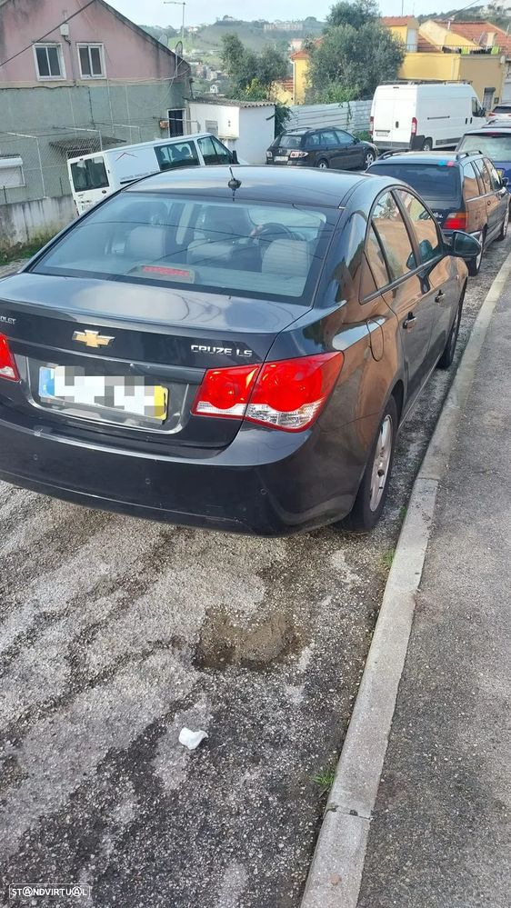Chevrolet Cruze 1.6 LS - 2