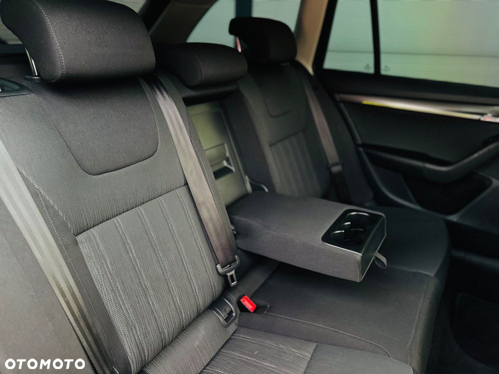 Skoda Octavia 1.6 TDI DSG Premium Edition - 34