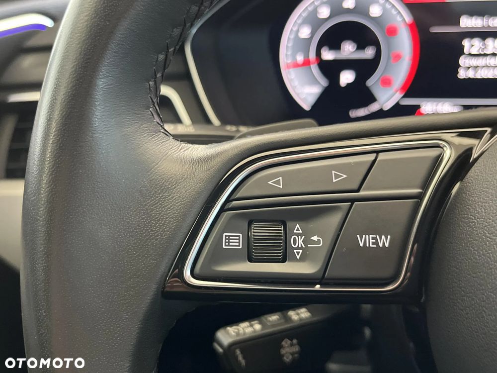 Audi A4 Limousine - 17