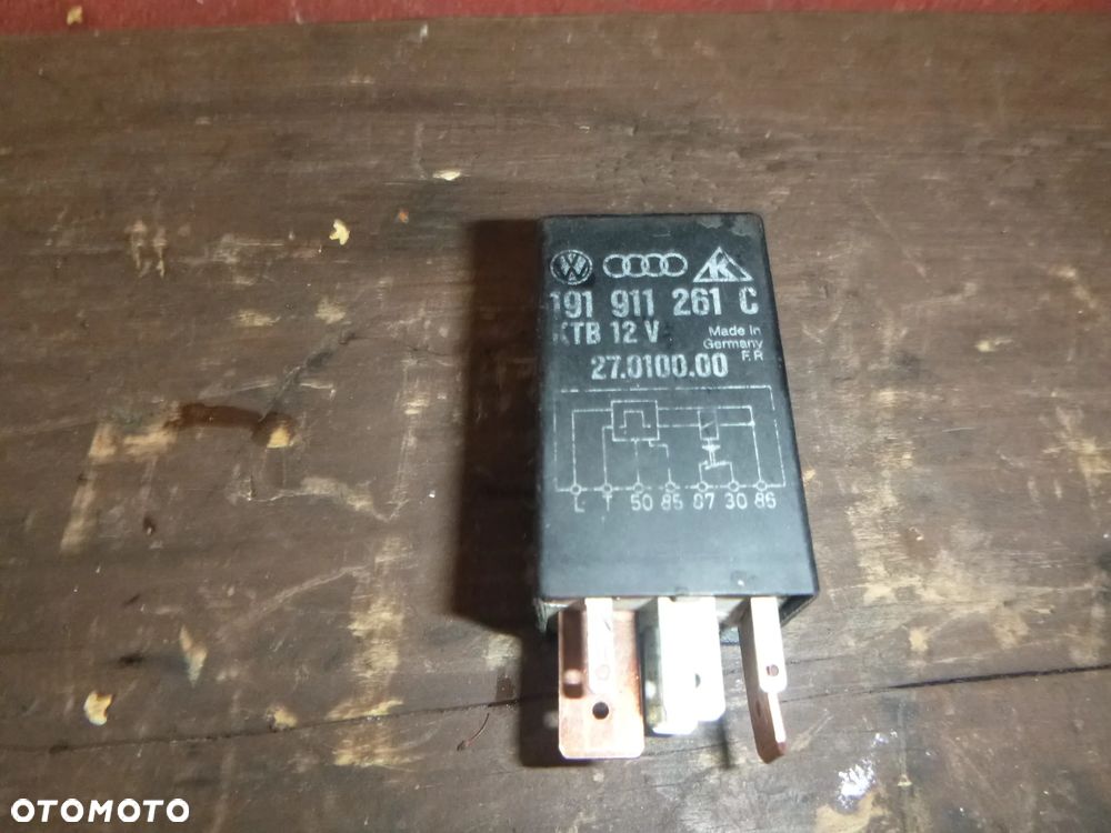 PRZEKAŹNIK ŚWIEC ŻAROWYCH VW LT 2.4 D TD VW T4 2,4D