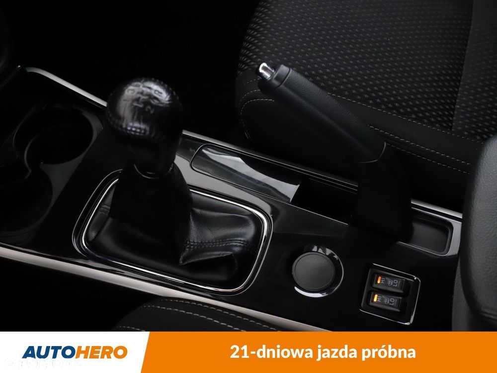 Mitsubishi Outlander - 26