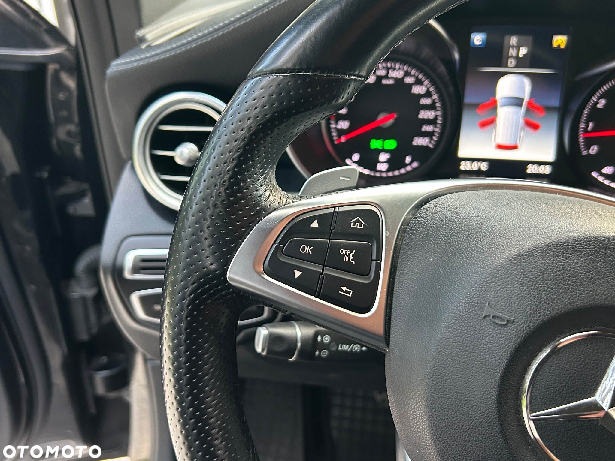Mercedes-Benz GLC - 28